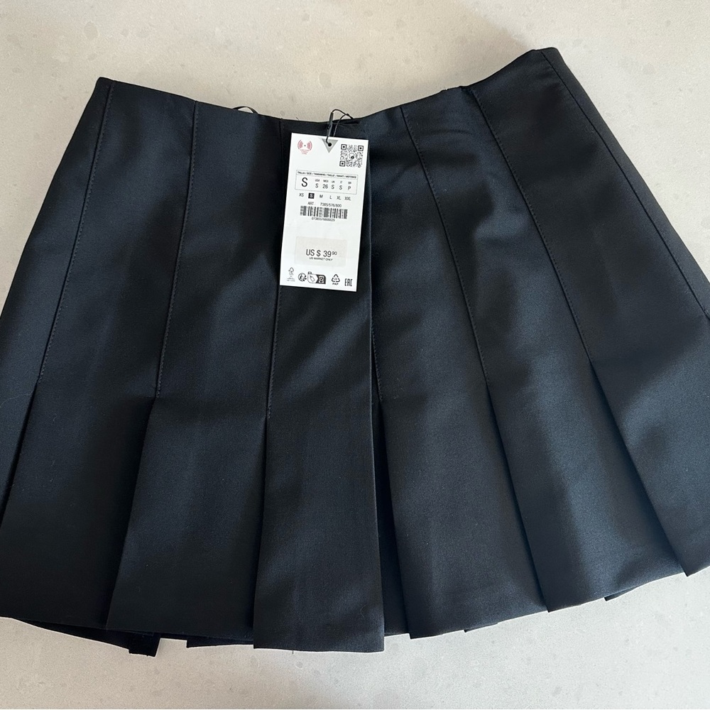 BOX PLEAT MINI SKIRT
